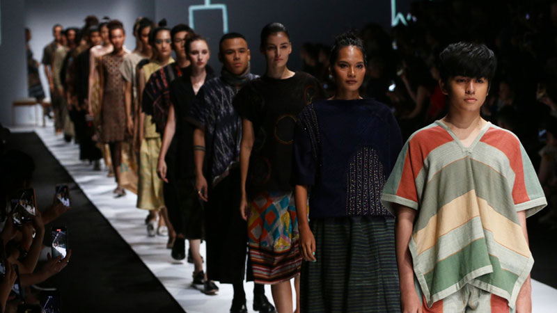 Tren Fashion Ramah Lingkungan 2025 di Indonesia: Bahan Berkelanjutan, Desain Kreatif, dan Kesadaran Konsumen